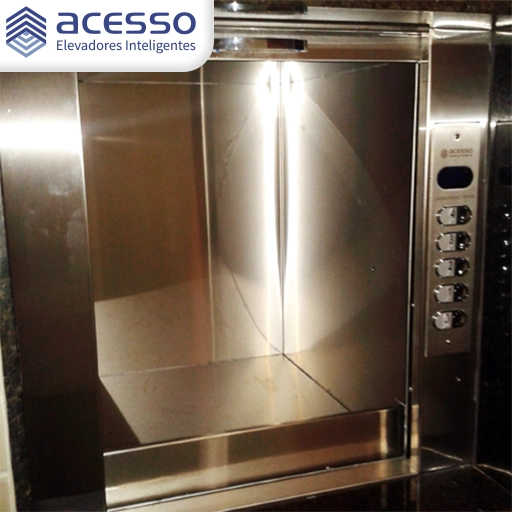 Plataforma de acessibilidade com sistema hidráulico